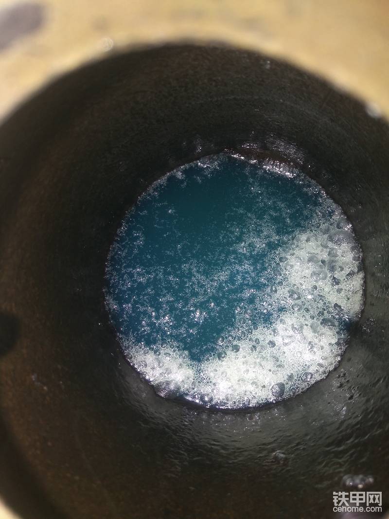 加完后-10號(hào)柴油在零下14度就是這個(gè)效果，反正不影響啟動(dòng)。