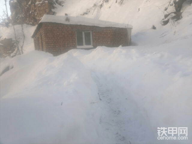 这雪有点厚啊