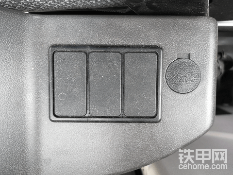 開關(guān)預(yù)留口，如果你要接其他開關(guān)，這里隨時可以準(zhǔn)備。