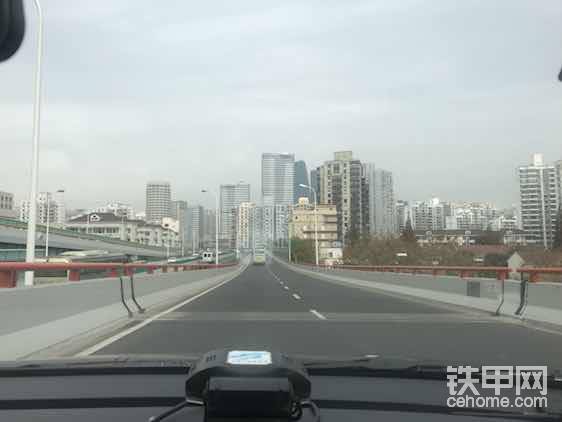 上海的公路（很干净哟）