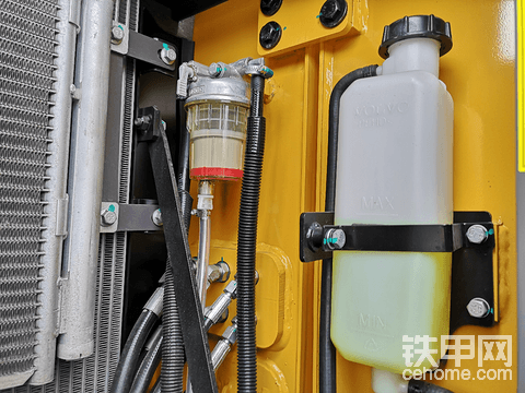 油水分离器和副水箱