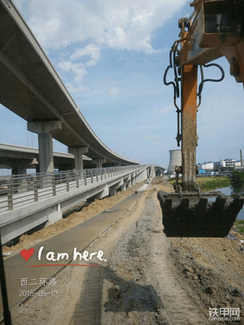 1，由于中國挖機業(yè)由“開個挖機賽過開飛機市場”發(fā)展成為“開個挖機不如棒棒市場”，各地的建工、私人老板、駕駛員大打“價格戰(zhàn)”。原先一個月工資要9000元，后來降到1000元。本人率先在全國范圍內(nèi)實行打折優(yōu)惠的辦法，對熟人實行五五折，凡一次性發(fā)了半年工資者免費再挖半年。這種廉價勞動力的促銷的辦法收了奇效，大量的以前快破產(chǎn)老板們也慕名而來。

2，加大了挖機市場開發(fā)的力度。響應國家“希部大開發(fā)”的偉大號召，以“挖機搭臺，金錢唱戲”，一年來共挖爛泥巴7萬方，約占總數(shù)的40%。我也把“希部大開發(fā)”的口號喊進了大馬路，一年來，挖到炕日時期炸蛋一枚，天然氣管道3根，供水管5根。另外，撞斷電線桿一根，光纜50米。