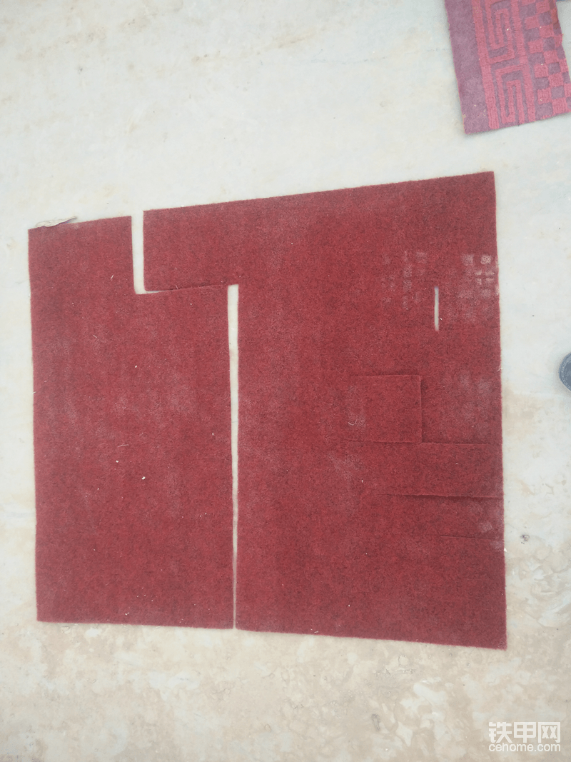 這是新的，一個人剪裁好了的<img class="smiley" src="/img/smiley/new/tiejia8.gif">
