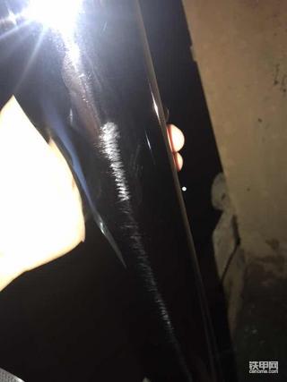 三一215铲斗油缸抛光