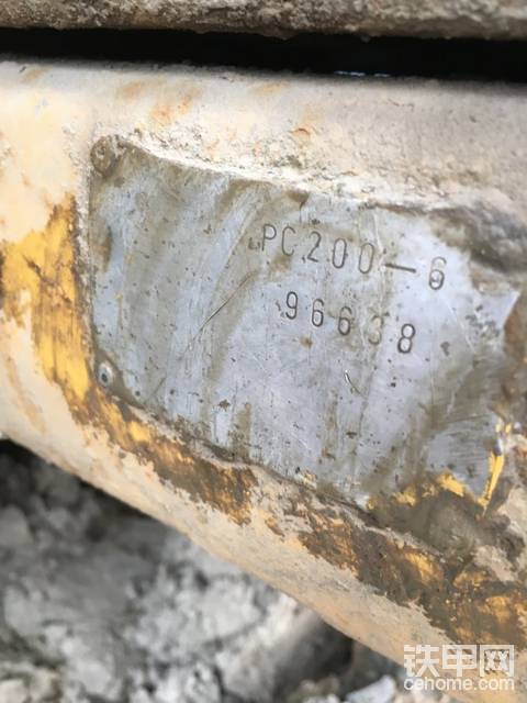 進口小松200-6新?lián)Q龍骨，哪一年的車，18能拿嗎