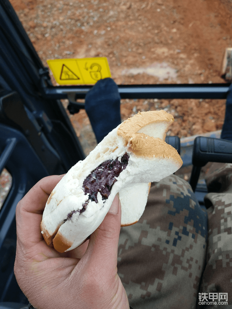 一個(gè)面包解決一頓飯