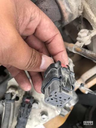 求教320D2风扇离合器