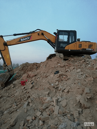 你们三一215有加大斗子吗