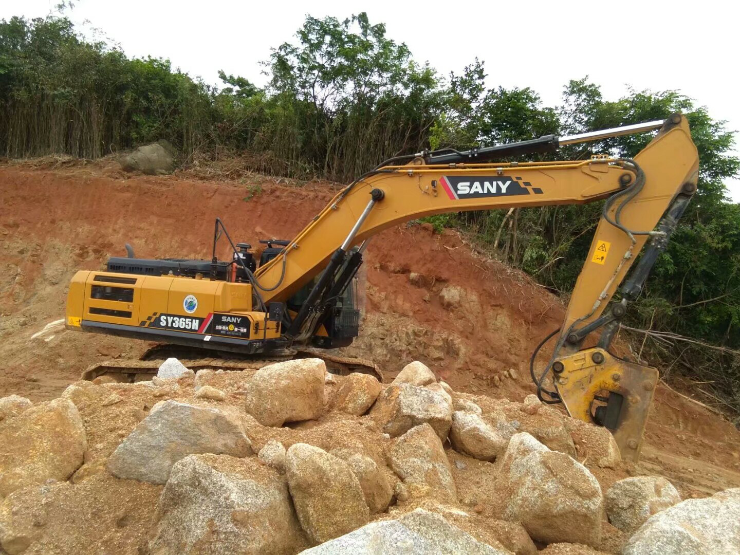 找臺二手60或者120機..13萬左右的