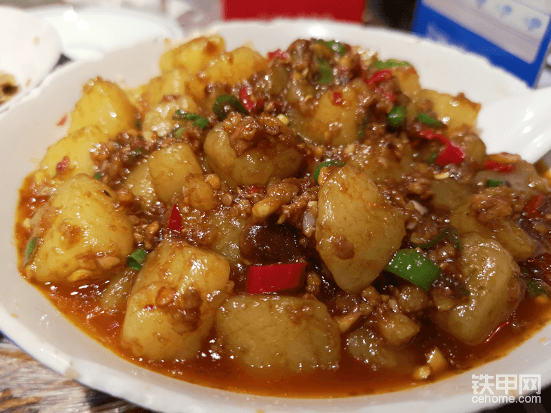 米豆腐，感覺水豆腐的原料里里加了米，又有點(diǎn)燒仙草的味道。