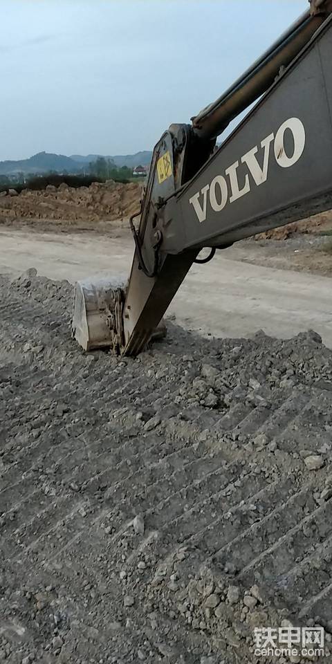 210挖機(jī)找司機(jī)