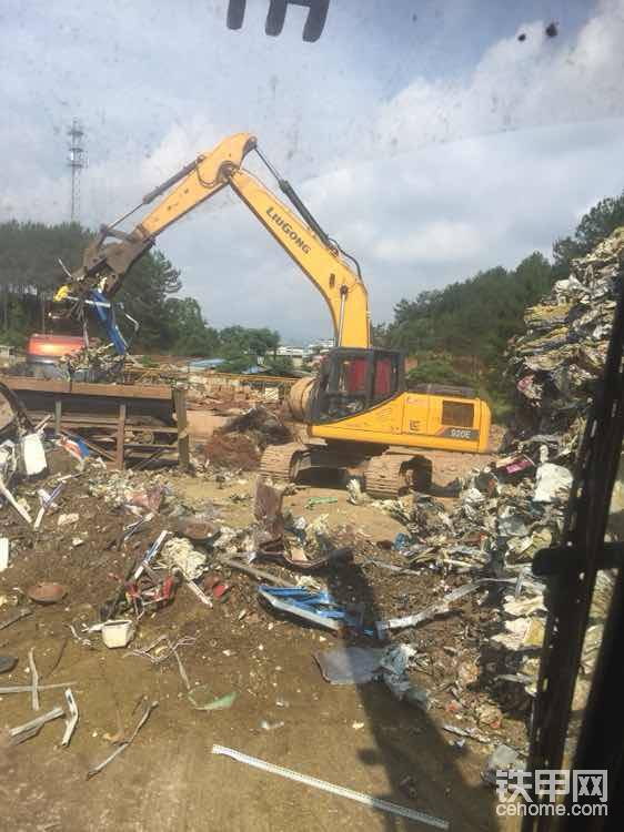 六、最后建议一下各大干机械的老板，买机械设备可以考虑一下国产的柳工机械设备，现在是支持民族品牌，支持国产，支持柳工。