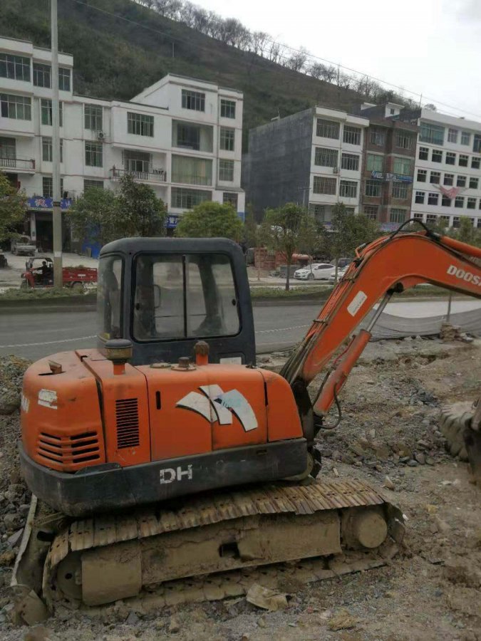 斗山55，挖机在贵港