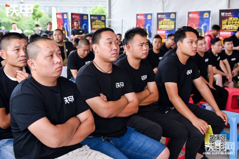 朋友們都說這照片像陳真？真的么？