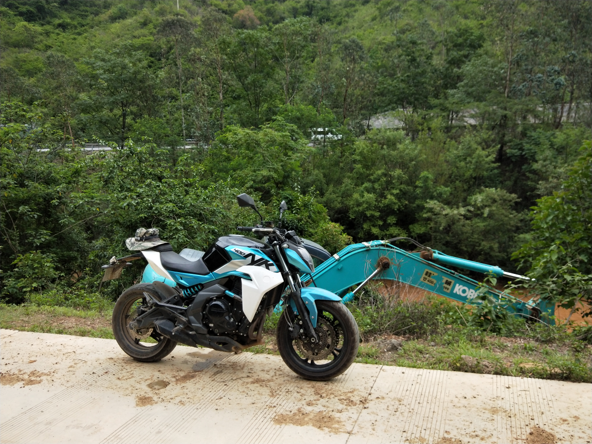 下雨河水大啦，挖不了就跑跑高速。