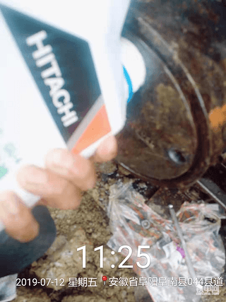 800多小時機子行走就開始漏油了，現(xiàn)在的車簡配到什么程度