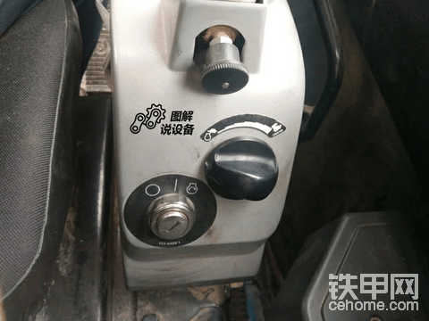 新手求教:卡特305.5E2工作时油门拧几格？