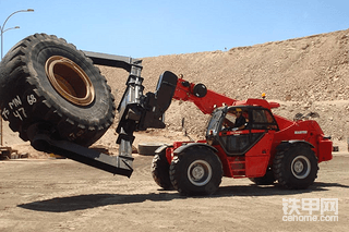 轮胎机械手：大型矿山设备轮胎更换神器