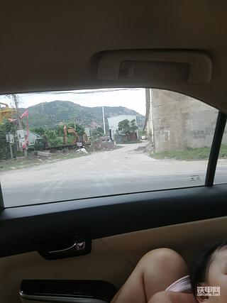 大家看看这是什么机？小松200-1吗？