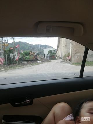 大家看看这是什么机？小松200-1吗？