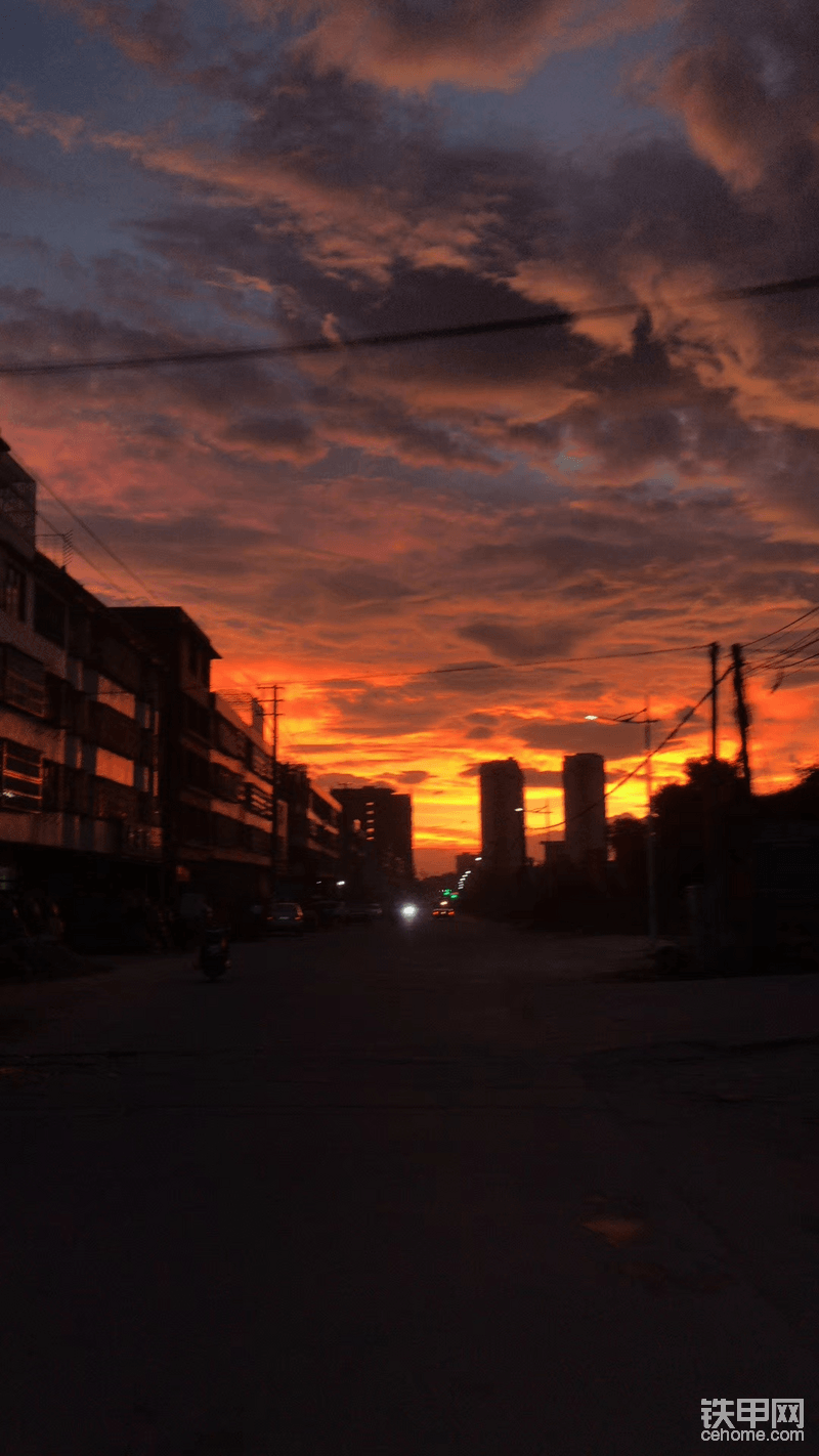 台风来临前的天空