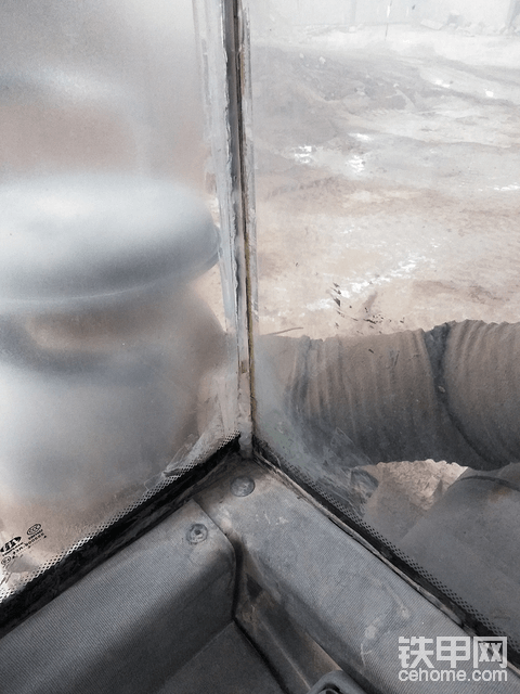 鏟車機(jī)油浴濾，總是油跑到紙濾上怎么解決？