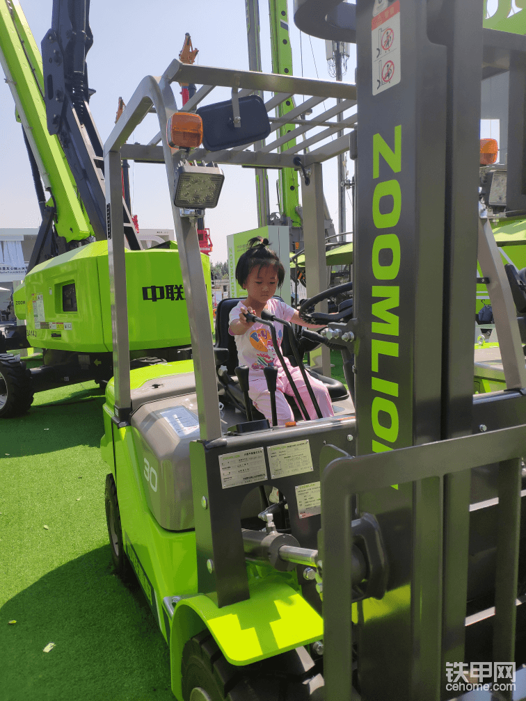 瞎搗鼓，根本停不下來<img class="smiley" src="/img/smiley/new/tiejia1.gif">