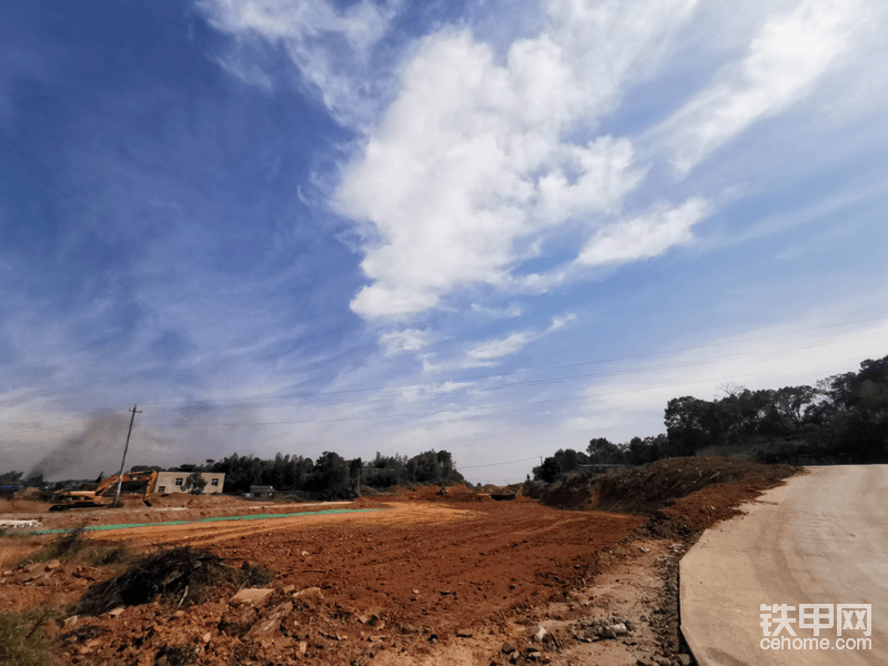 小編到達工地，位置在萬豐湖公園附近