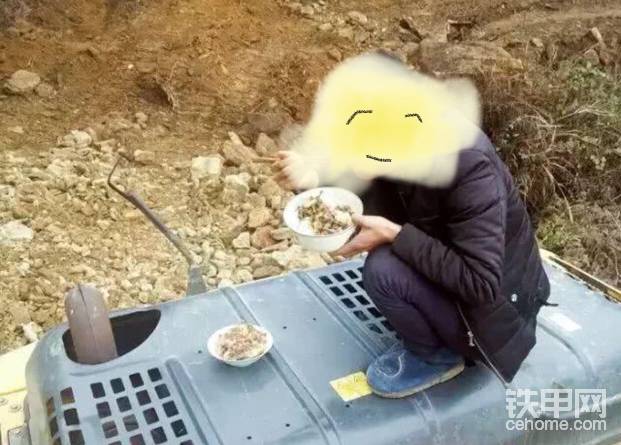 感謝??生活給我的一切，讓我體會到能和家人坐著吃一頓飯是多么美好的事情。