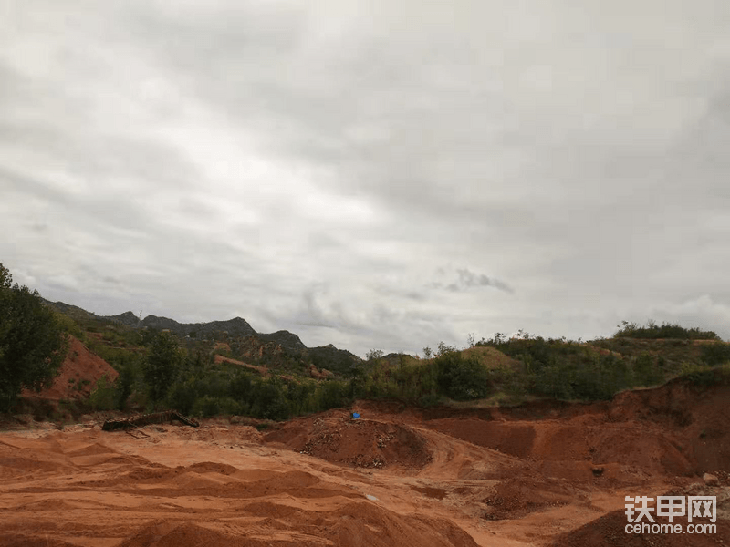 風(fēng)景不錯(cuò)吧，歡迎友友們來(lái)我們這里旅游
靈山秀水，常來(lái)長(zhǎng)壽。<img class="smiley" src="/img/smiley/new/tiejia81.gif">