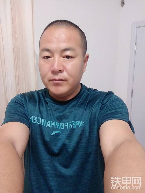 北京市房山区小挖掘机司机一名，电话15947773699