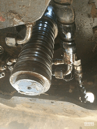 开普微挖更换中心回转接头油封分享。