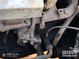 机体放水螺丝在哪块呀