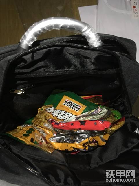 背包裝零食，媽媽再也不用擔(dān)心我餓到了