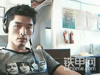 十幾年以前還算比較成熟了，下班之后就是到網吧打游戲，跳跳勁舞團，登qq，偷偷菜。
感覺特別知足。一天的勞累拋擲腦后，感覺不到一絲疲憊。年輕氣盛就是不一樣，換做現在早早躺床上了。