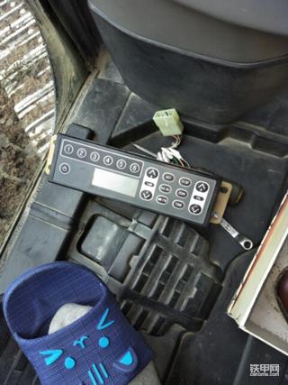 住友210挖機收音機拆解