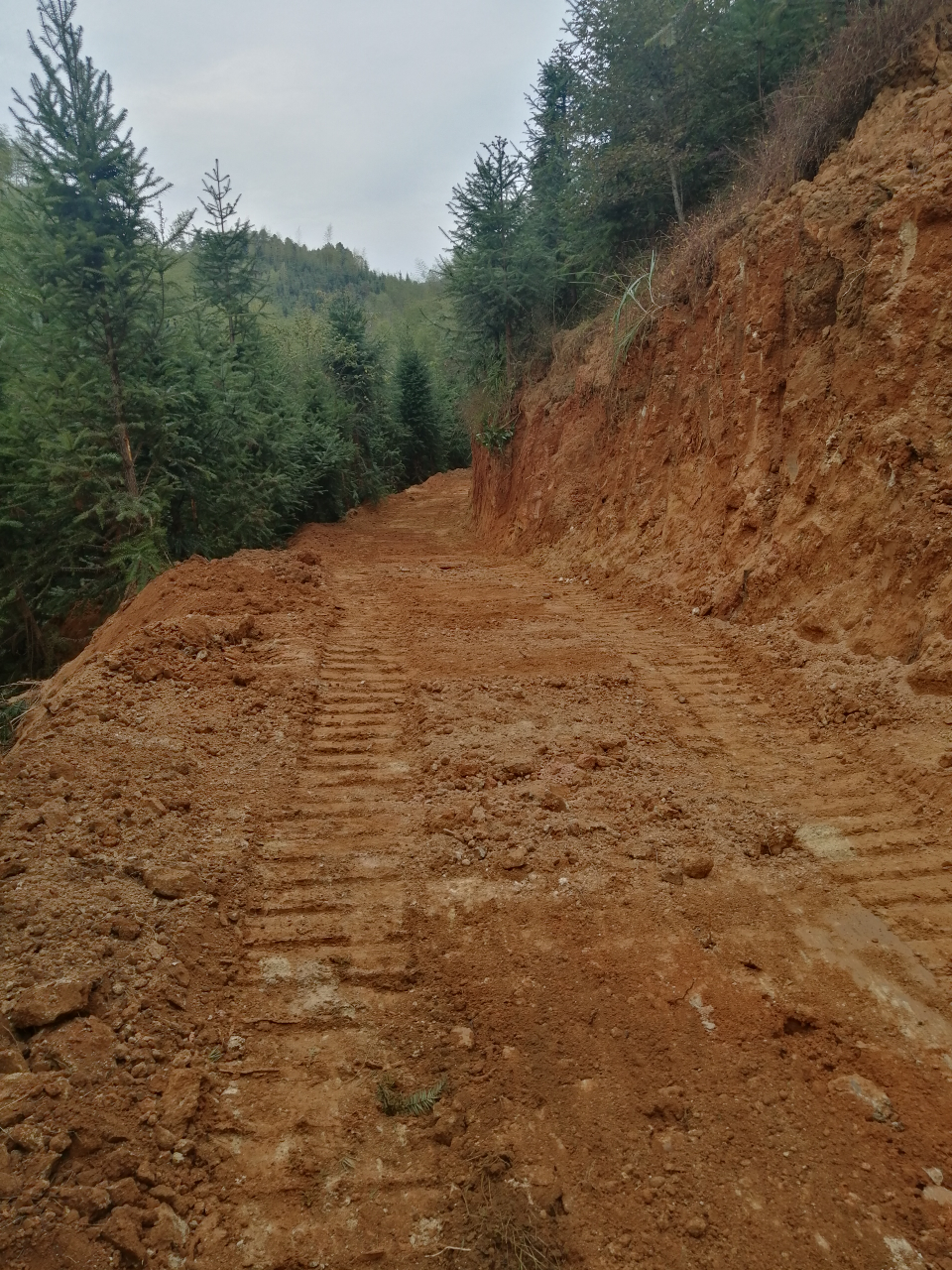 開山路 太難了！