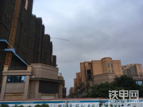進入工地大門