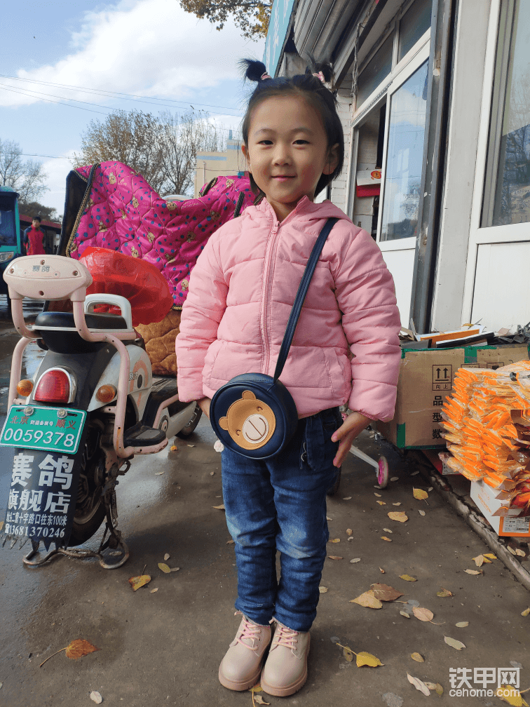 由于前段时间有点忙，都没有时间多陪陪小闺女，往后闲了，多多弥补一下吧<img class="smiley" src="/img/smiley/new/tiejia16.gif">