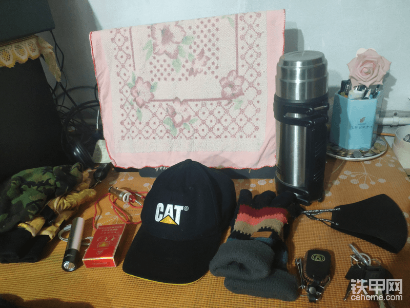 每天必帶的裝備，一樣都不能少<img class="smiley" src="/img/smiley/new/tiejia2.gif">