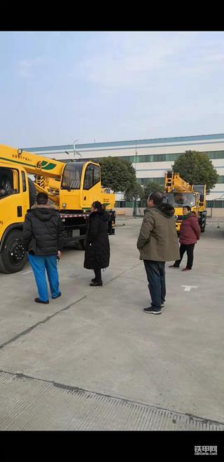 去廠家看車，森源10噸吊車怎么樣？