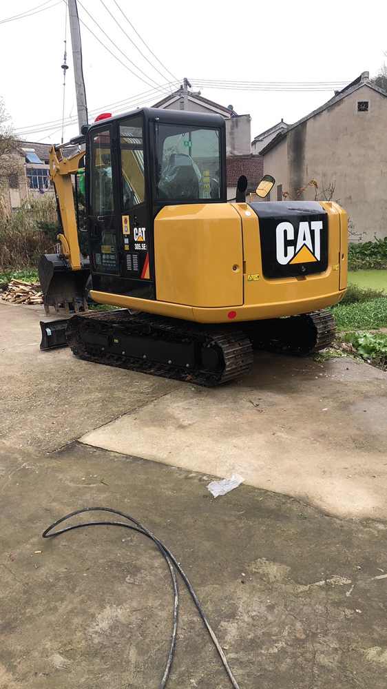 Cat305.5e2