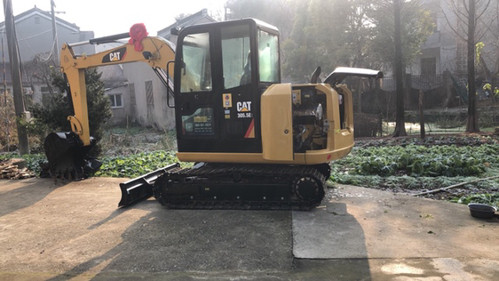 Cat305.5e2