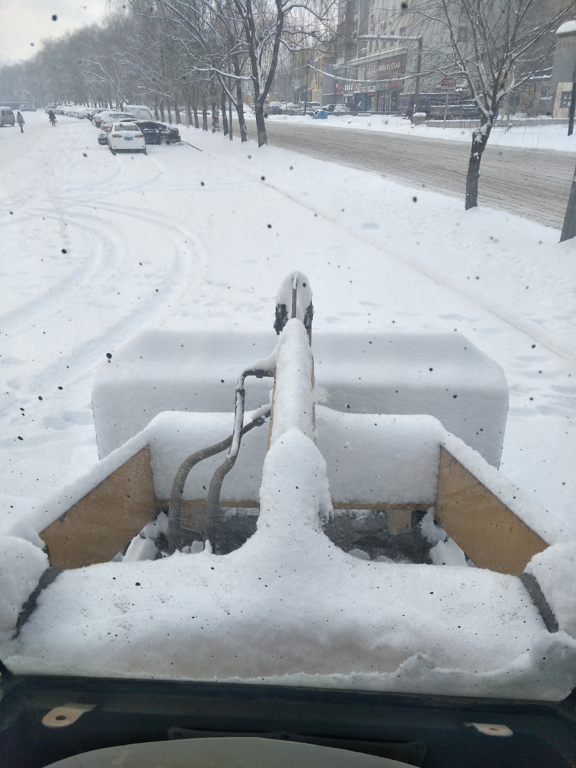 下大雪道路除雪清障臨工918