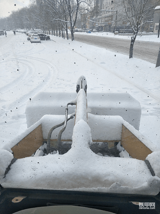 下大雪道路除雪清障临工918