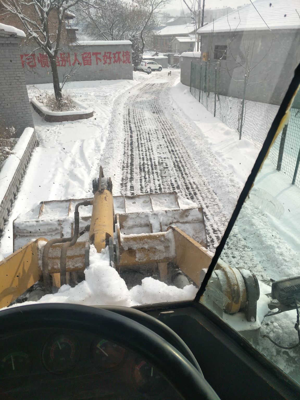 下大雪道路除雪清障临工918