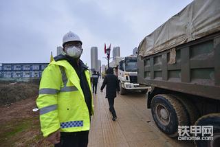 《武汉加油》与死神赛跑 武汉小汤山里我们最亲爱的人