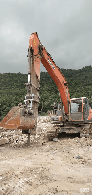 淺談第九代斗山215