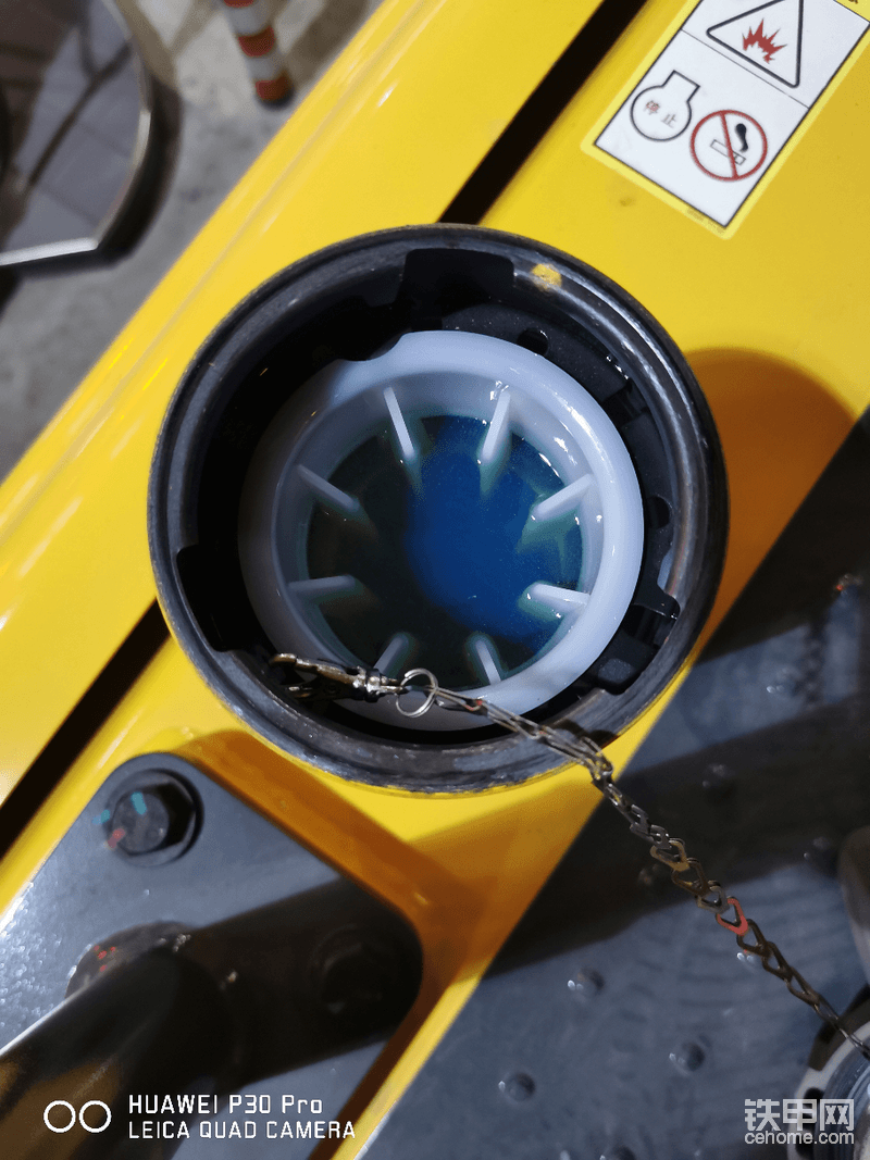 我的愛(ài)車第一次加滿油…<img class="smiley" src="/img/smiley/new/tiejia2.gif">