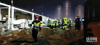 我是2月4日开着临工55到雷神山参与医院